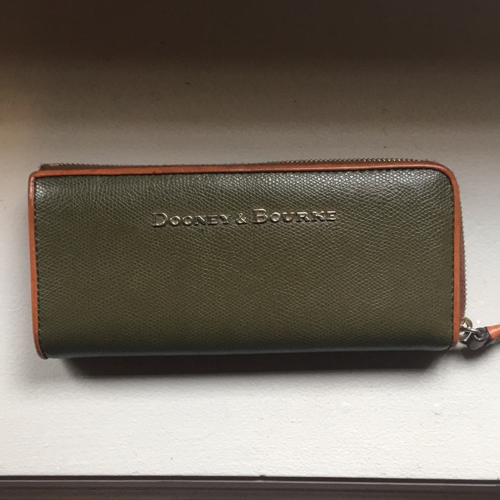 Dooney and Bourke wallet